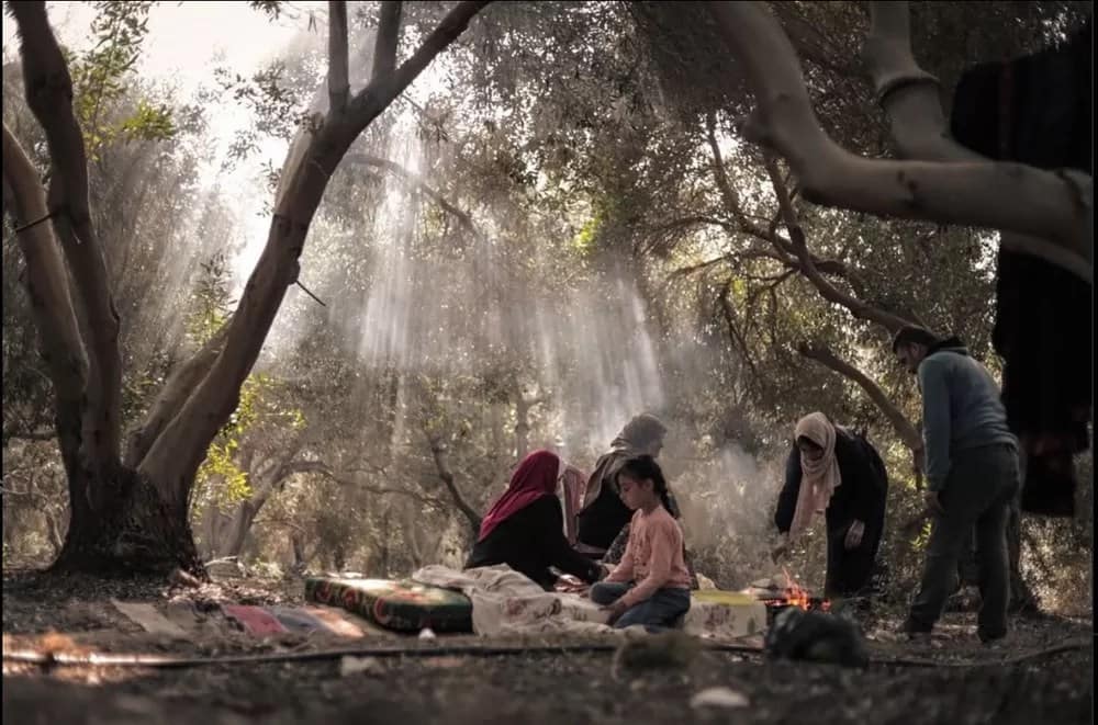 Fatma Hassona - 1EarthMedia "Family" by Palestinian photographer Fatima Hassona killed in Gaza