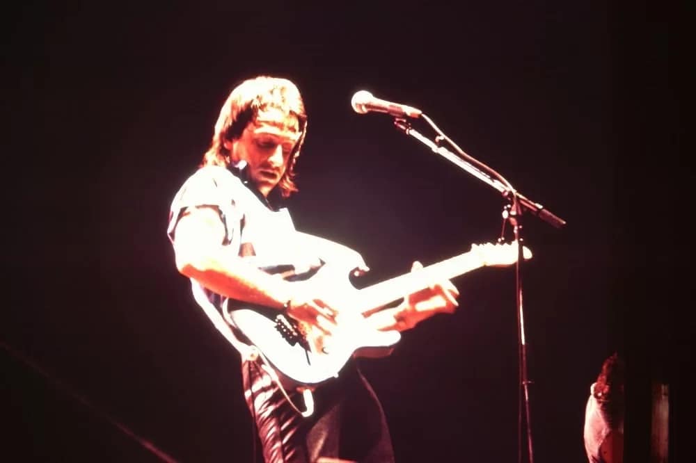 277346282_5195429630479898_1110296083736499520_n - 1EarthMedia Randall Waller, Avion © Mark Anning photo 1985