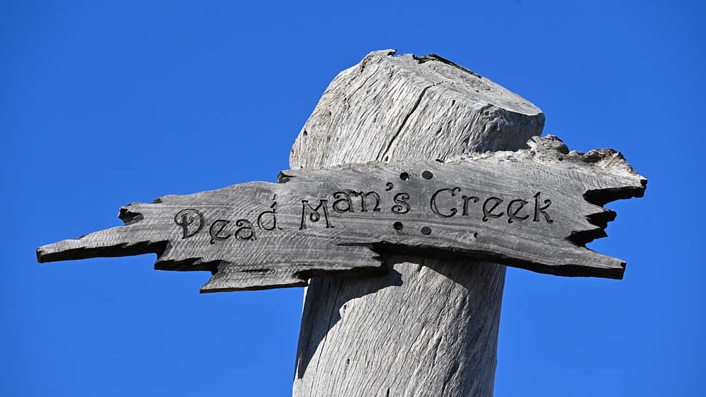 MulgaBill--4a - 1EarthMedia Sign that says Dead Man's Creek