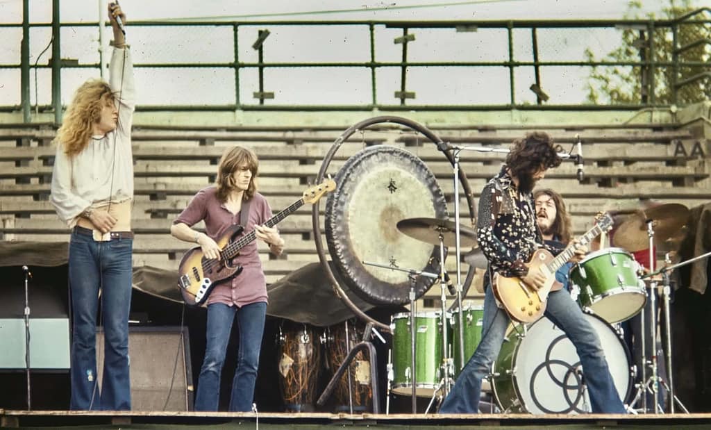 Led Zeppelin - 1EarthMedia Led Zeppelin Australian tour 1971. Harley Parker photo