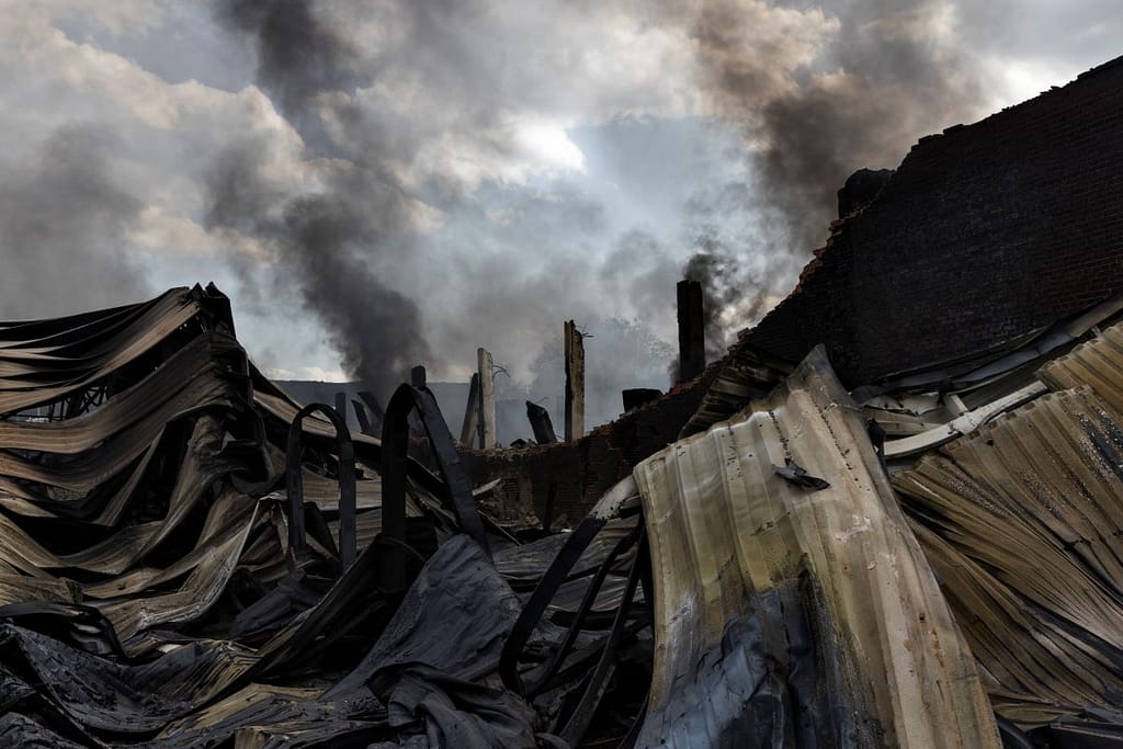 Head-On-005 - 1EarthMedia