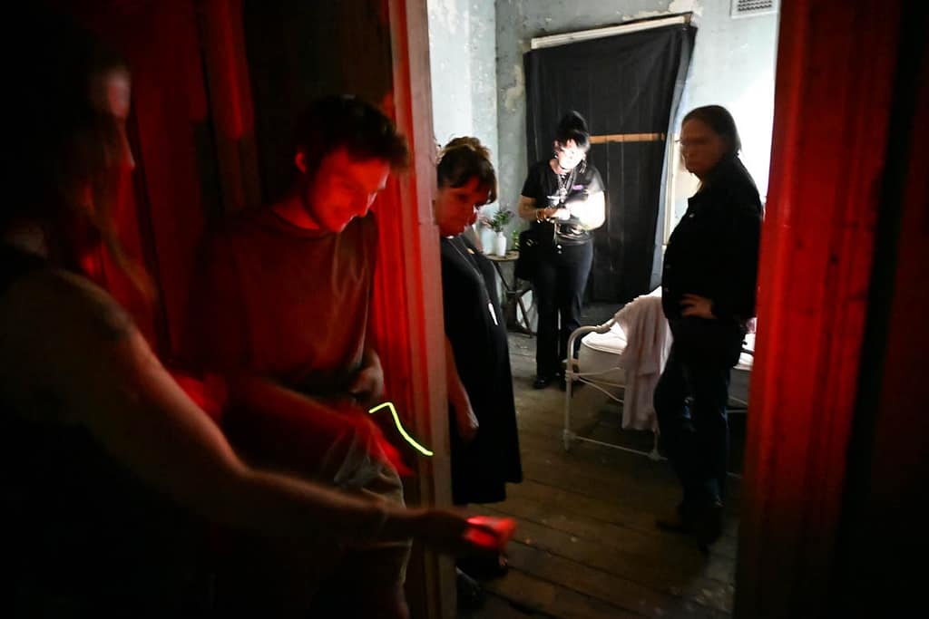 Bendigo Ghost - 1EarthMedia Ghost tours offered by Paranormal Adventures Australia