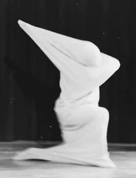 Bangarra - 1EarthMedia Bangarra Dance Theatre 1989 inspired by Martha Graham © 1989 Mark Anning photo