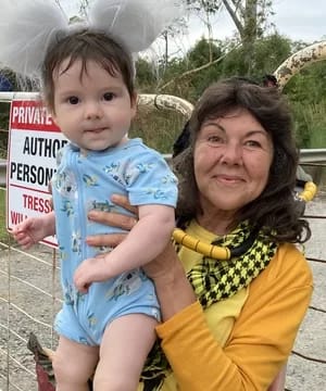 sharyn3-300 - 1EarthMedia Sharyn locked on at saw mill