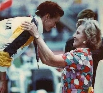 Lisa Martin receives marathon gold at the Auckland Commonwealth Games - 1EarthMedia Lisa Martin receives marathon gold at the Auckland Commonwealth Games