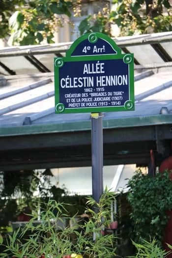 ParisFlowers002-2759 - 1EarthMedia Paris Flower market © Mark Anning photo 2022