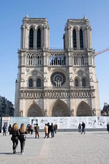 NotreDameParis-2 - 1EarthMedia Notre Dame de Paris © Mark Anning photo 2022