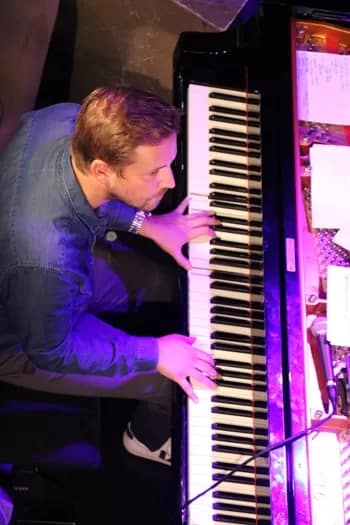 Daniel Gassin - 1EarthMedia Daniel Gassin at Duc des Lombards