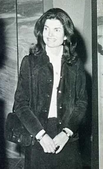 Jackie O Hermes Constance - 1EarthMedia Jacqueline Kennedy with her Hermes Constance bag