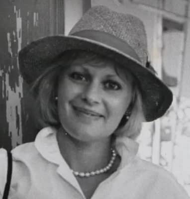 mga20200407_0357-2 - 1EarthMedia Little Pattie 1985 © Mark Anning photo