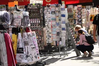 NotreDameParis-4 - 1EarthMedia Paris souvenir shop near Notre Dame de Paris © Mark Anning photo 2022
