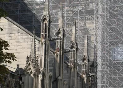 NotreDameParis-1-2 - 1EarthMedia Notre Dame de Paris © Mark Anning photo 2022