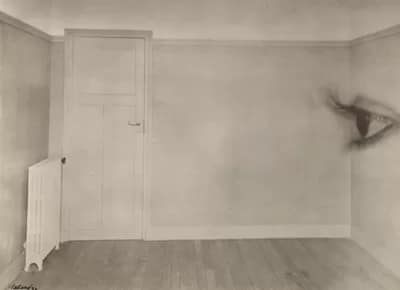 fake020_400 - 1EarthMedia Room with Eye (Maurice Tabard, 1930)
