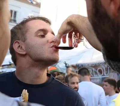 Montmartre Grape Harvest Wine Festival - 1EarthMedia Montmartre Grape Harvest Wine Festival © Mark Anning photo 2022