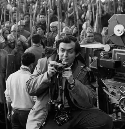 kubrick-400 - 1EarthMedia Stanley Kubrick on the set of Spartacus