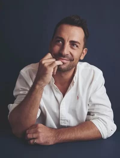 MomentAtHome004 - 1EarthMedia Steve Cordony