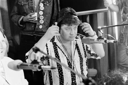 023-300 - 1EarthMedia