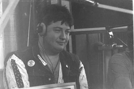 029-300 - 1EarthMedia