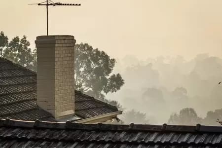 Smoke Haze over Mooroolbark and Melbourne’s eastern suburbs on Tuesday 1 May 2018, shortly after the time when the Poor Air Quality Index reached 901. Photo: Chris Taylor, Author provided