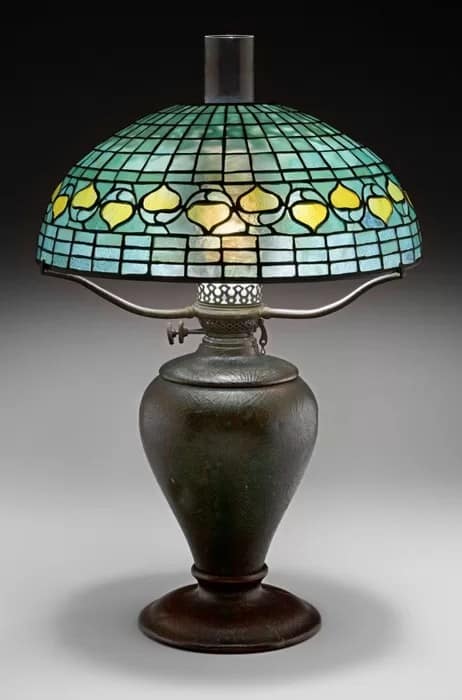 Tiffany Acorn Lamp - 1EarthMedia Tiffany Acorn Lamp