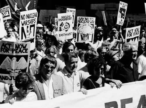 peacemarch02-500 - 1EarthMedia Norm Gallagher, Neville Wran and Tom Uren, peace march © Mark Anning photo 1987