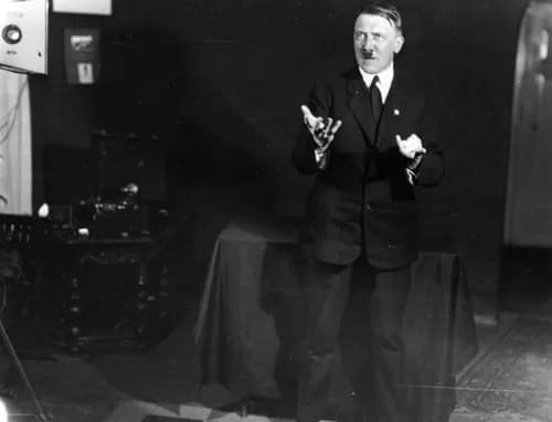 Hitler005 - 1EarthMedia Hitler public speaking, Heinrich Hoffman