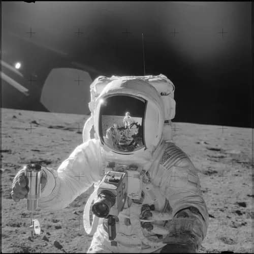 image-4 - 1EarthMedia Man on the Moon