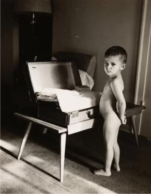 VivieneMaier001-500 - 1EarthMedia "Packing Up" by Vivian Maier, circa 1950s