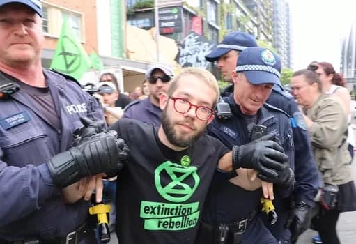 ExtinctionRebellion - 1EarthMedia Extinction Rebellion arrest Sydney © 2019 Mark Anning photo