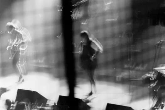 divinyls-caged - 1EarthMedia Divinyls at Selinas, Coogee Bay © 1983 Mark Anning photo