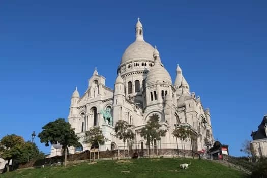 Sacré-Cœur Basilica: A Testament to Parisian Splendor Sacré-Cœur Basilica