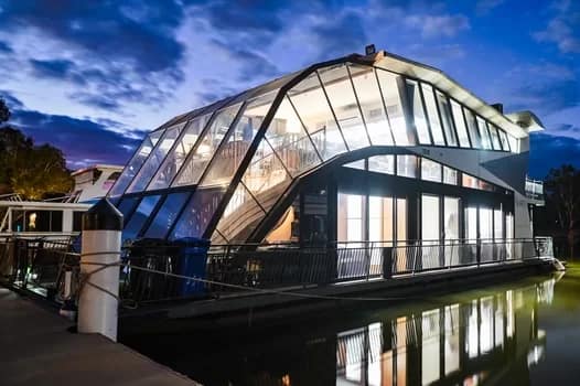 MurrayRiverBoatel002 - 1EarthMedia Riverdream Boatel has been awarded the prestigious World Luxury Travel Award for Best Houseboat