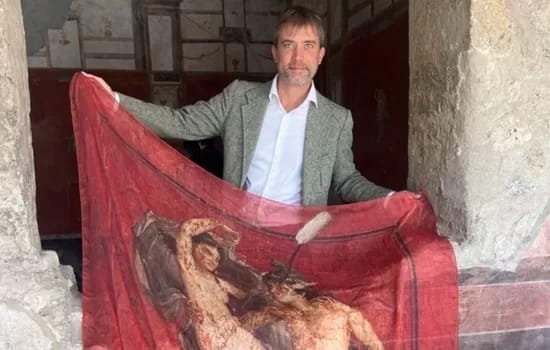 Dyeing natural fabric