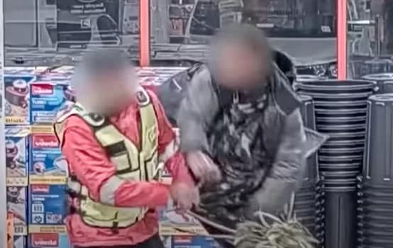 Bunnings001 - 1EarthMedia Bunnings CCTV footage shows a man punching a staff member