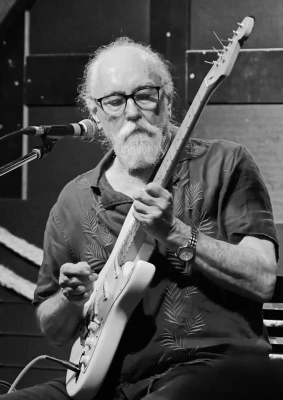 Ed Kuepper - 1EarthMedia Ed Kuepper at Flow Bar, Old Bar © Mark Anning photo 2025