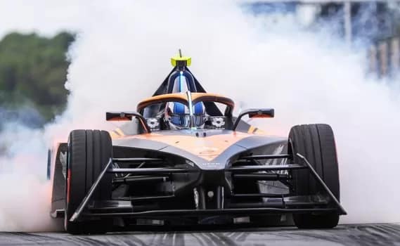 Women race drivers test Formula E cars ABB FIA Formula E