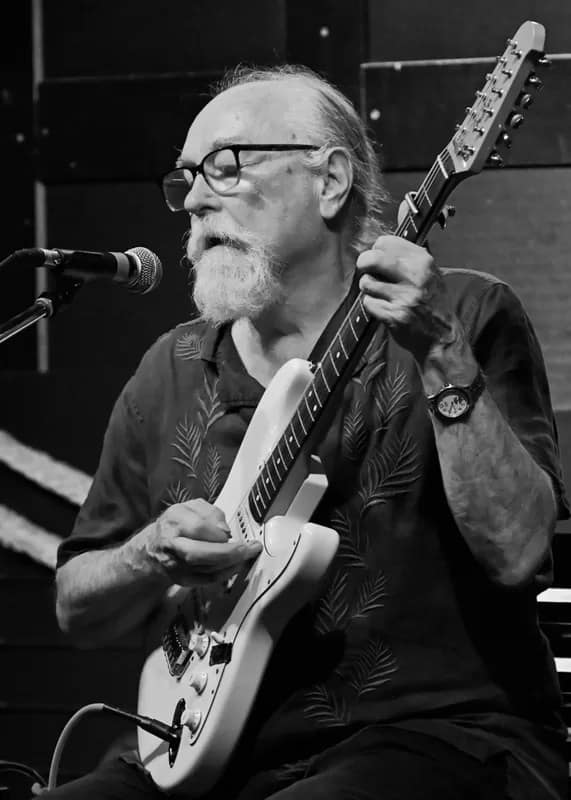 Ed Kuepper - 1EarthMedia Ed Kuepper plays his Fender Stratocaster XII at Flow Bar, Old Bar © Mark Anning photo 2025