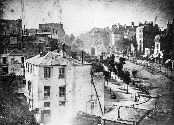 louis-daguerre-boulevard-du-temple600 - 1EarthMedia Daguerre First photograph of a human