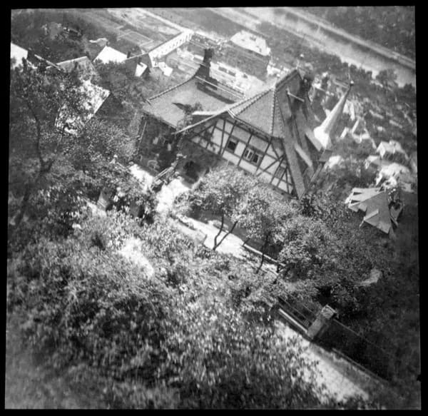 Pigeon camera WWI - 1EarthMedia Pigeon camera WWI