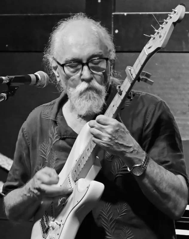 Ed Kuepper - 1EarthMedia Ed Kuepper, Flow Bar, Old Bar 2025 © Mark Anning photography