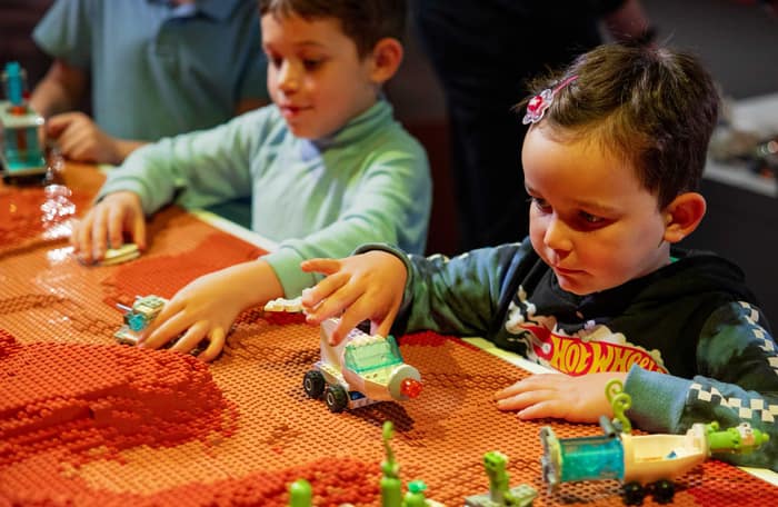 Curiosity_Brickman_FF_080-700 - 1EarthMedia CURIOSITY: Building Breakthroughs in LEGO® Bricks