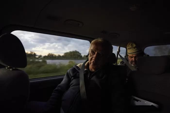 OnCountry_TaceStevens_WeWereJustLittleBoys_04-700 - 1EarthMedia Tace Stevens, We Were Just Little Boys