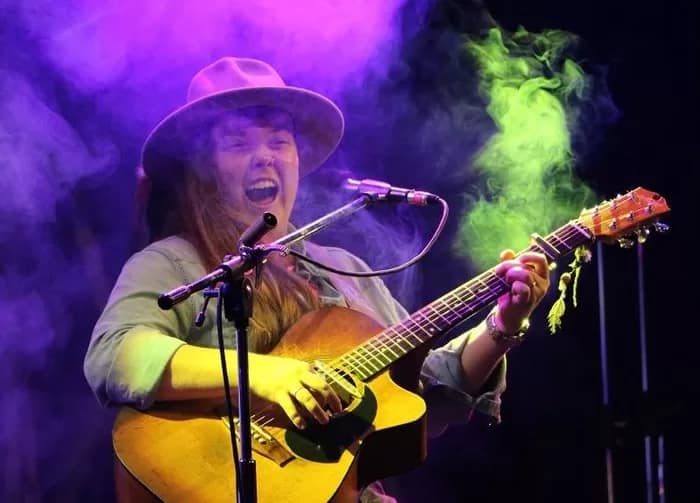 Minnie-Marks700 - 1EarthMedia Minnie Marks