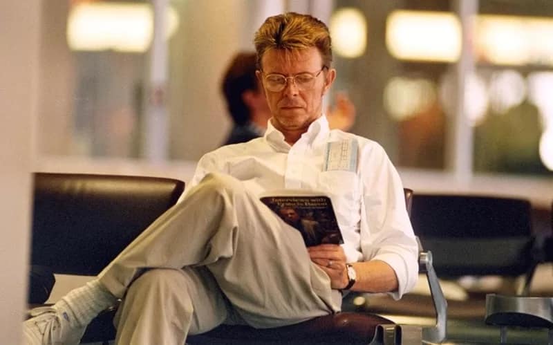 Bowie-Books01-800 - 1EarthMedia