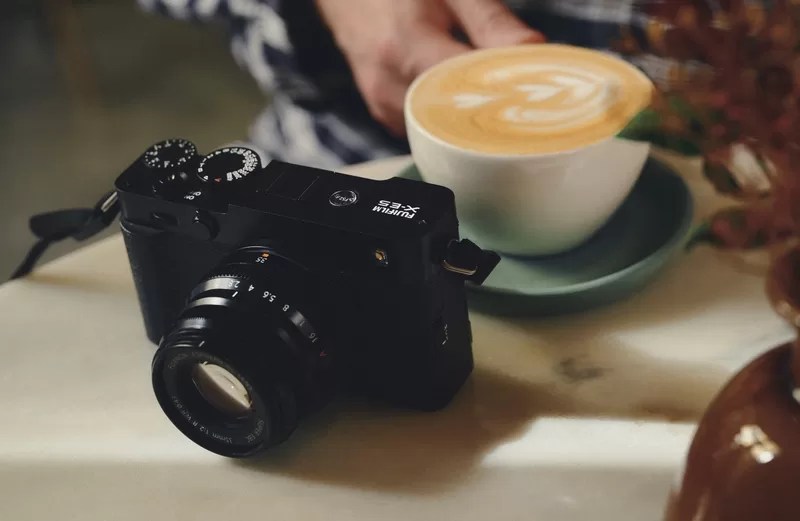 X-E5 Simon Zimmermann-crop - 1EarthMedia Fujifilm X-E5 camera photograph Simon Zimmerman