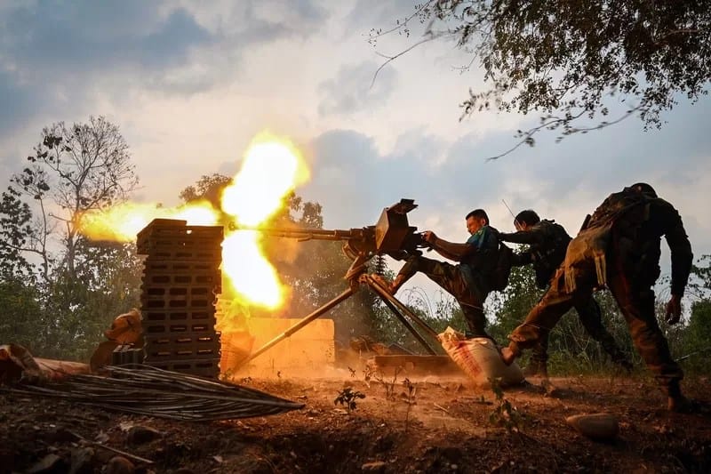 Asia-Pacific and Oceania - Ye Aung Thu - 1EarthMedia “Firing Line” © Ye Aung Thu — used with permission World Press Photo