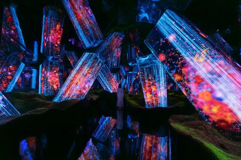 teamLab_Megaliths_KyotoBiovortex - 1EarthMedia TeamLab Megaliths 2025 from the series Megaliths in the Bathhouse Ruins 2019 to Interactive Installation Sound Hideaki Takahashi Copyright TeamLab Courtesy Pace Gallery
