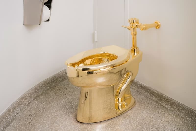 cattelan-america-Guggenheim - 1EarthMedia Cattelan's America gold toilet that was stolen