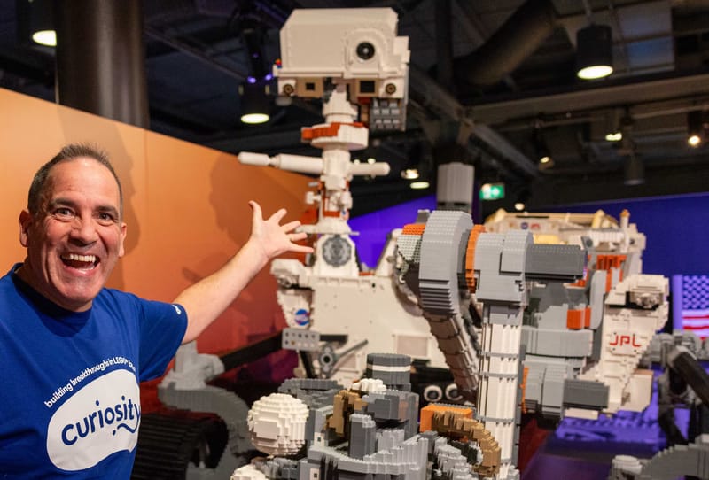 Curiosity_Brickman_Ryan McNaught-004-800 - 1EarthMedia CURIOSITY: Building Breakthroughs in LEGO® Bricks