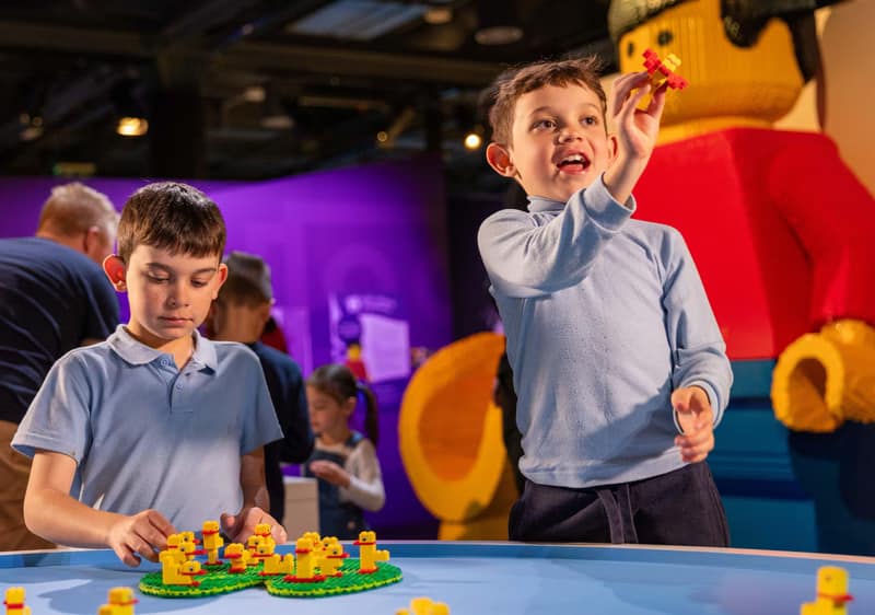 Curiosity_Brickman_FF_240-800 - 1EarthMedia CURIOSITY: Building Breakthroughs in LEGO® Bricks